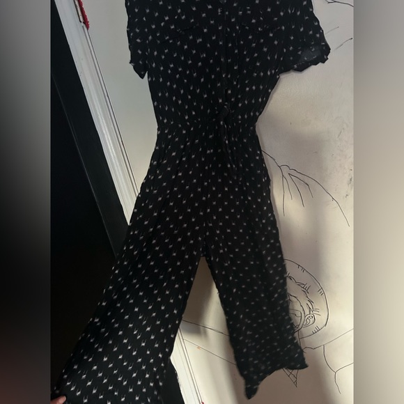 Universal Thread XS jumpsuit short sleeved dark blue/ black patterned romper - Picture 3 of 5
